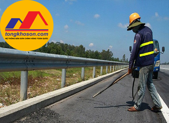 Chuẩn bị bề mặt đường thi công
