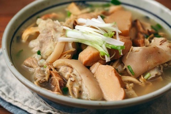 canh măng khô