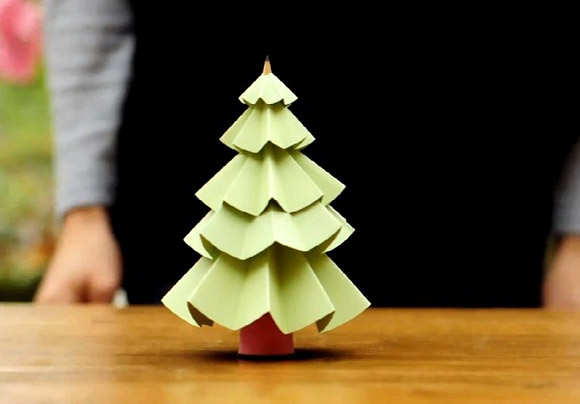Cây thông noel làm bằng giấy