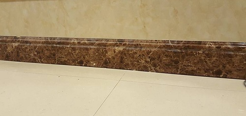 Ốp chân tường là giải pháp được nhiều gia chủ lựa chọn để chống thấm chân tường