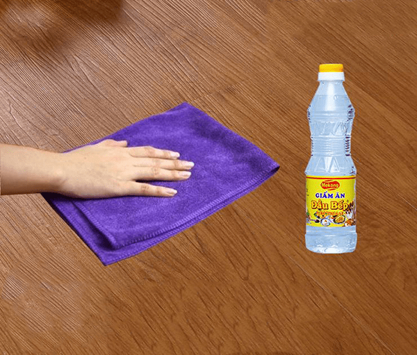 Tẩy sơn PU trên gỗ bằng dấm