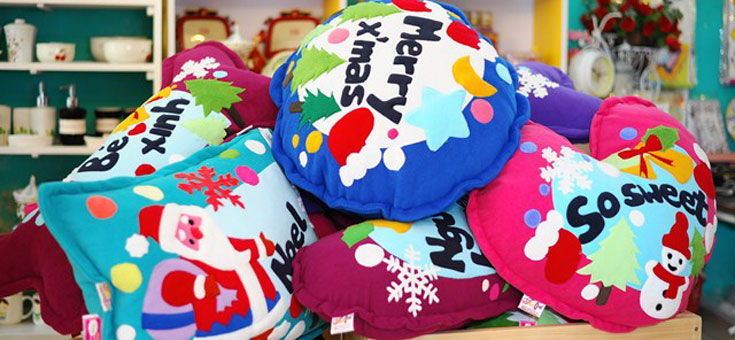 Gối thêu Noel