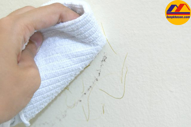 tính năng của sơn dễ lau chùi