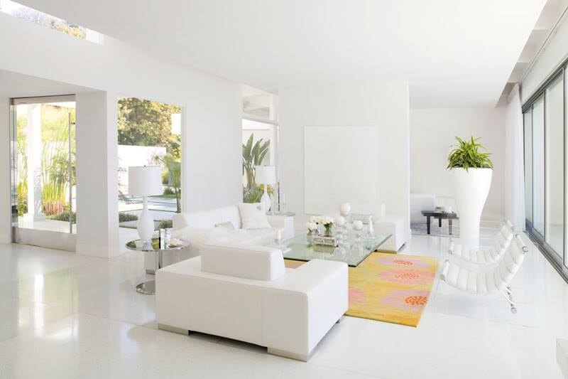 Sơn nhà màu trắng là sự lựa chọn phổ biến nhất cho nhà ở và nội thất hiện nay