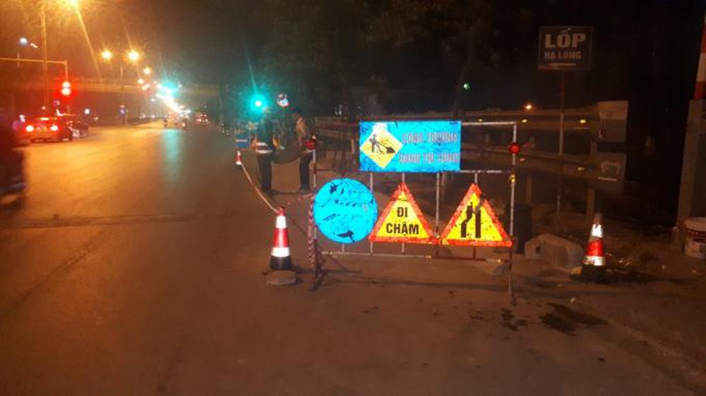 Sơn phản quang biển báo giao thông ban đêm