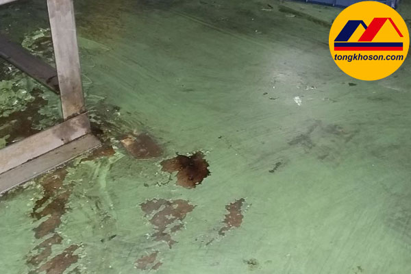 sàn epoxy bị xuống cấp