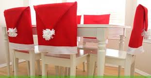 đội mũ giáng sinh cho ghế