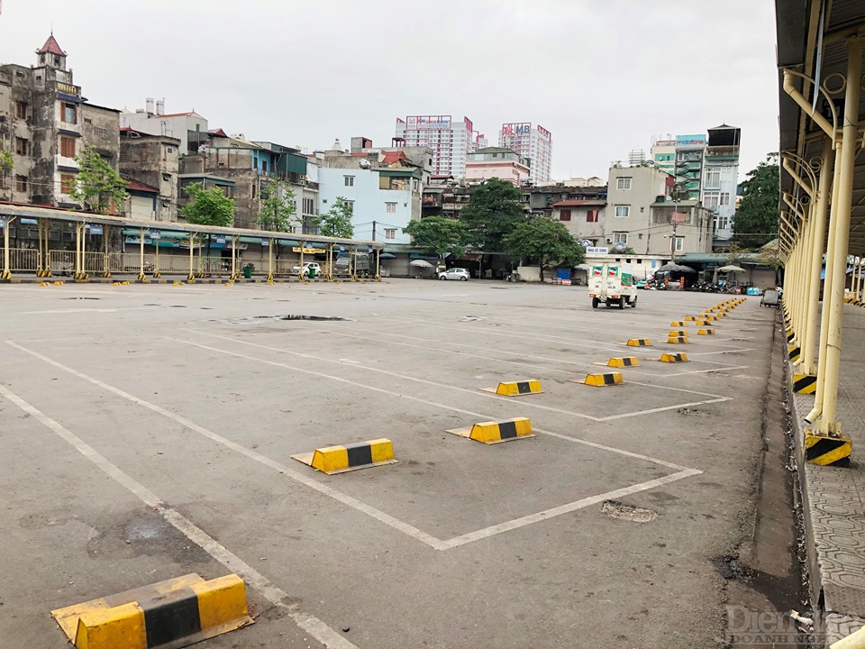 vạch kẻ đường trong bãi đỗ xe