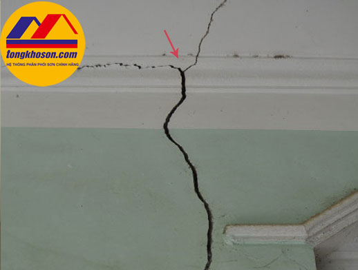Chống thấm vết nứt trần nhà