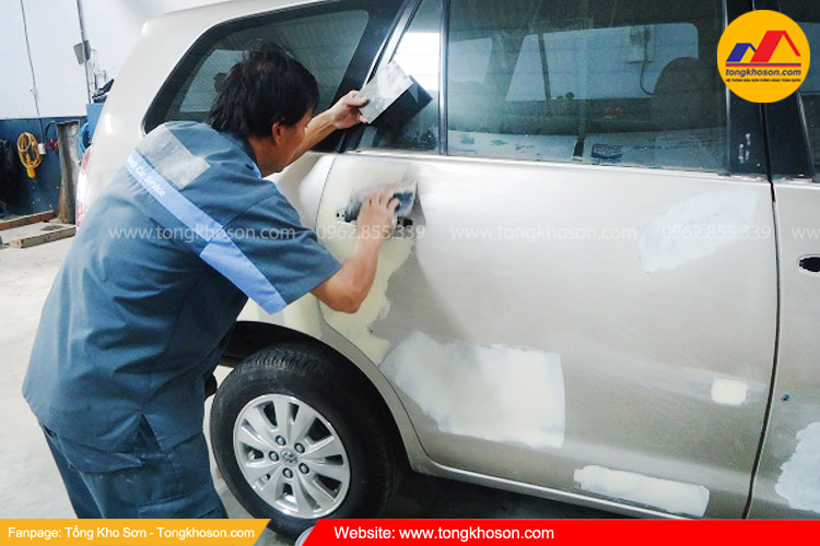 Cách trộn bả matit đúng cách