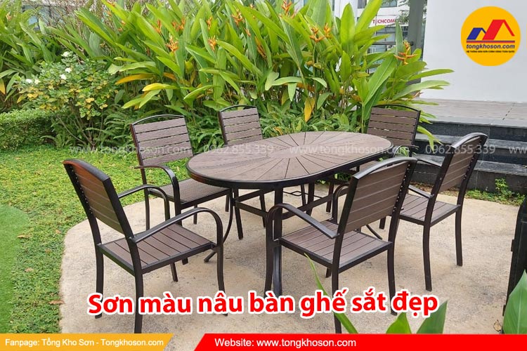 Màu nâu sơn bàn ghế sắt đẹp