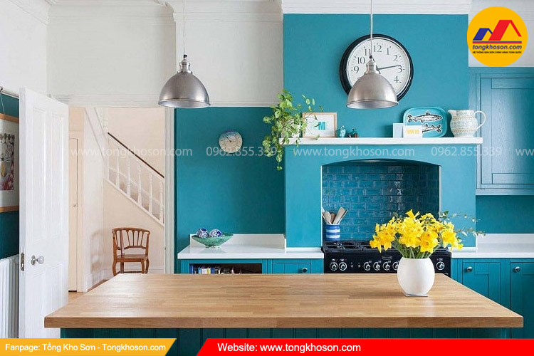 Phòng bếp sơn màu xanh ngọc bích